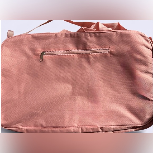 Sanrio Hello Kitty Fashionable Travel Duffle Bag - NEW - Picture 8 of 8